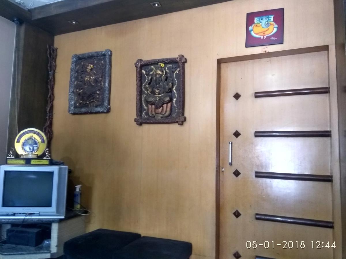 Dolphin Hotel Диндигъл Екстериор снимка