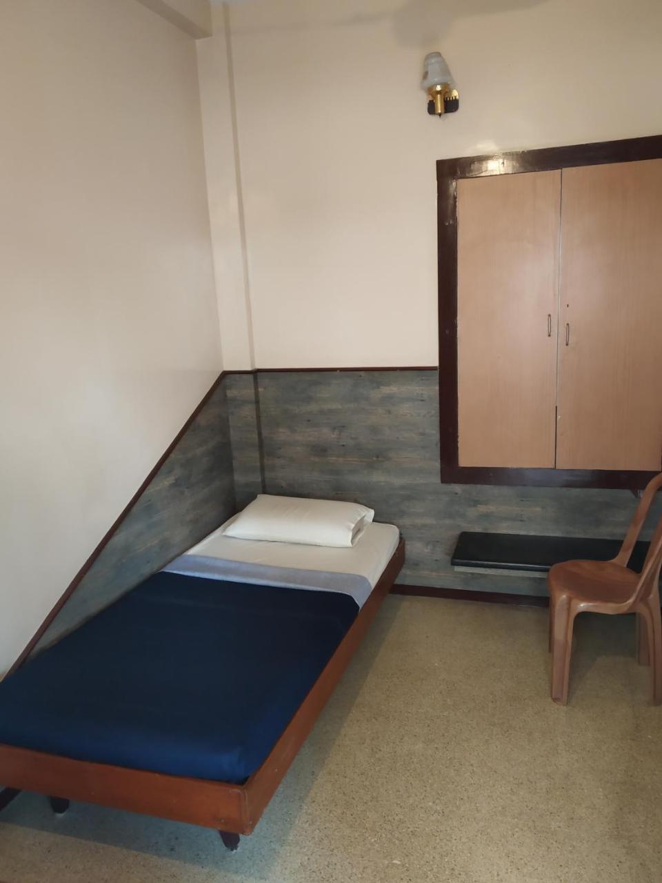 Dolphin Hotel Диндигъл Екстериор снимка